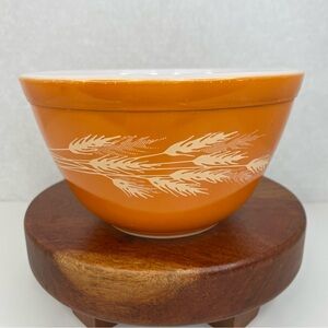 Vintage Pyrex Autumn Harvest Wheat 401 Mixing Bowl